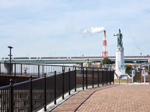 Statue of the Dragon Goddess/North Green Space Wharf